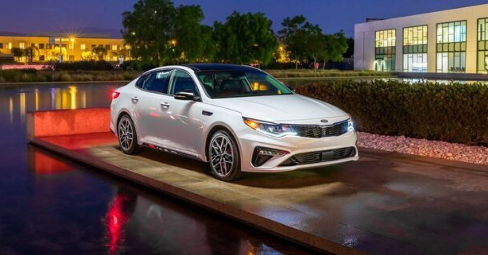 Will You Drive the Kia Optima?  Let’s Look at the Pros and Cons