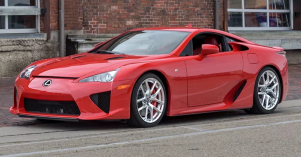 This Red Lexus LFA Is a Glorious Sports Car