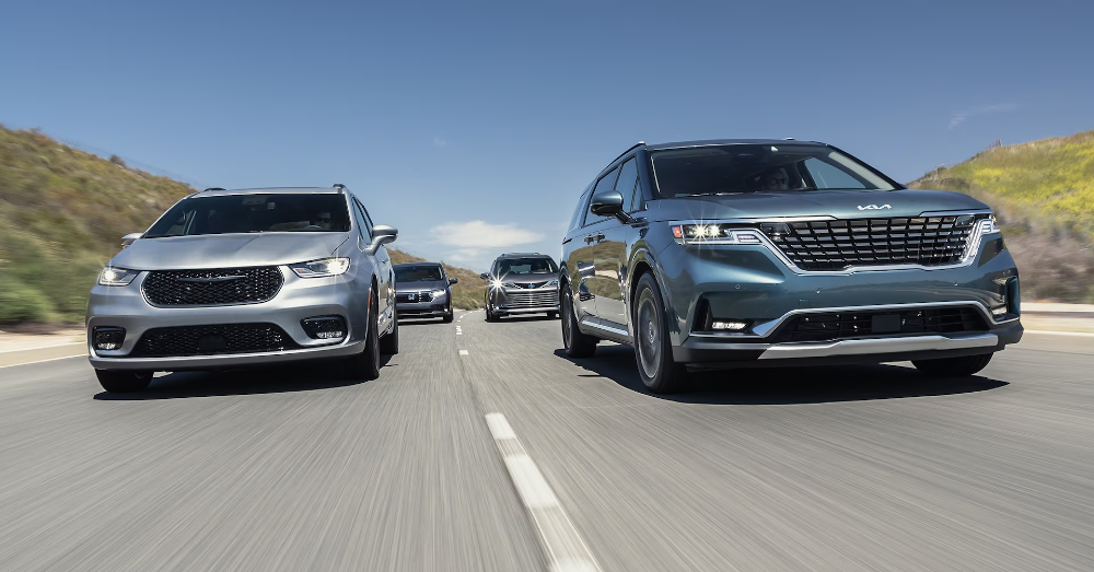 Minivan Mastery: The 2024 Kia Carnival and Chrysler Pacifica Comparison